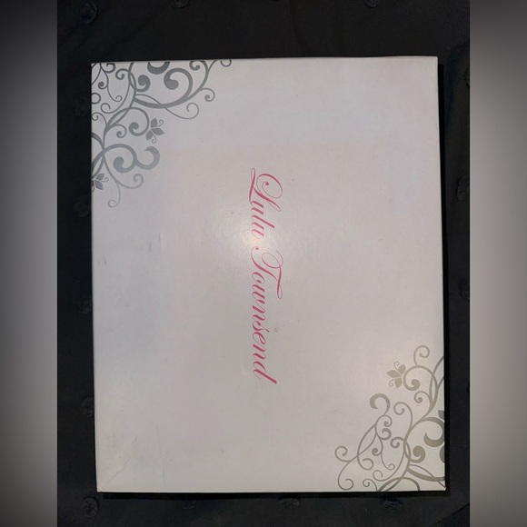 NWT Lulu Townsend Silk High Heeled Shoe in Navy Blue SIZE 9 - Picture 2 of 7